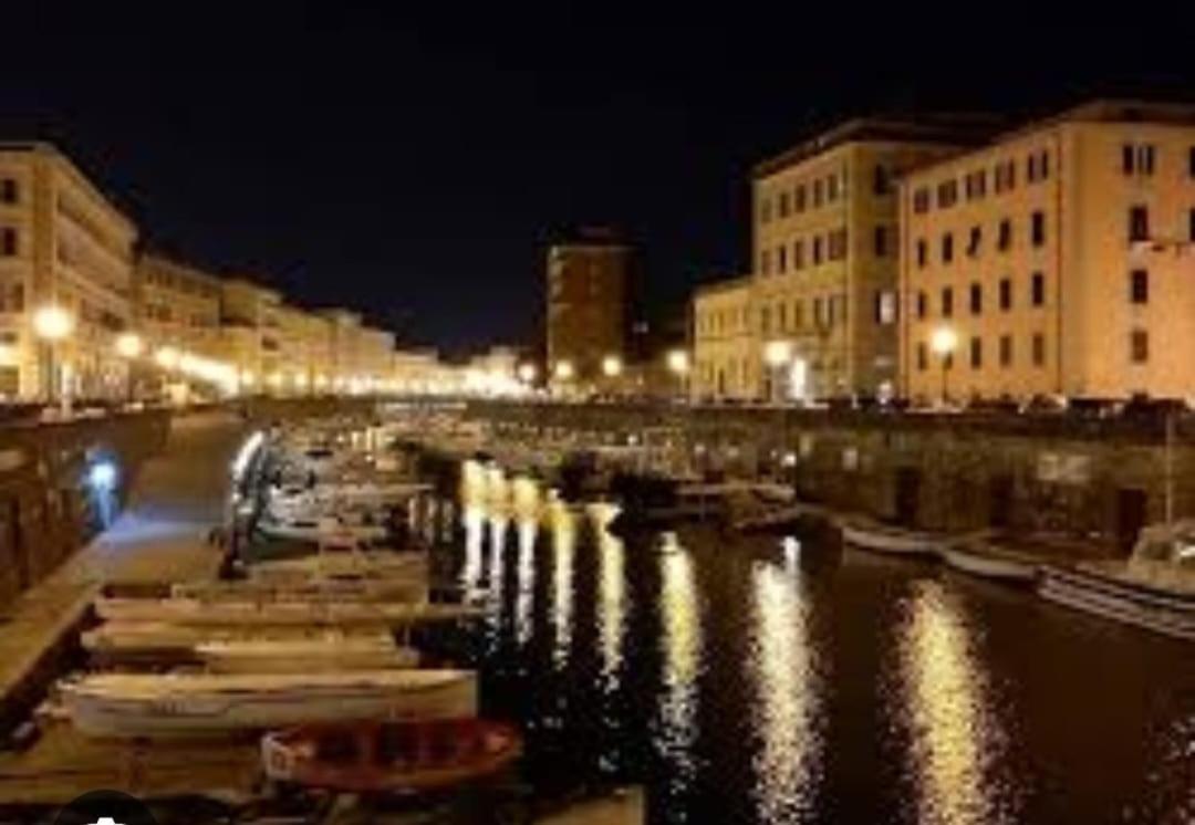Onda Di Porta A Mare Apartment Ливорно Екстериор снимка